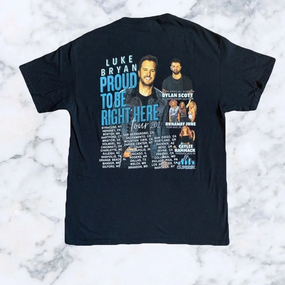 Luke Bryan - Picture 2 of 7
